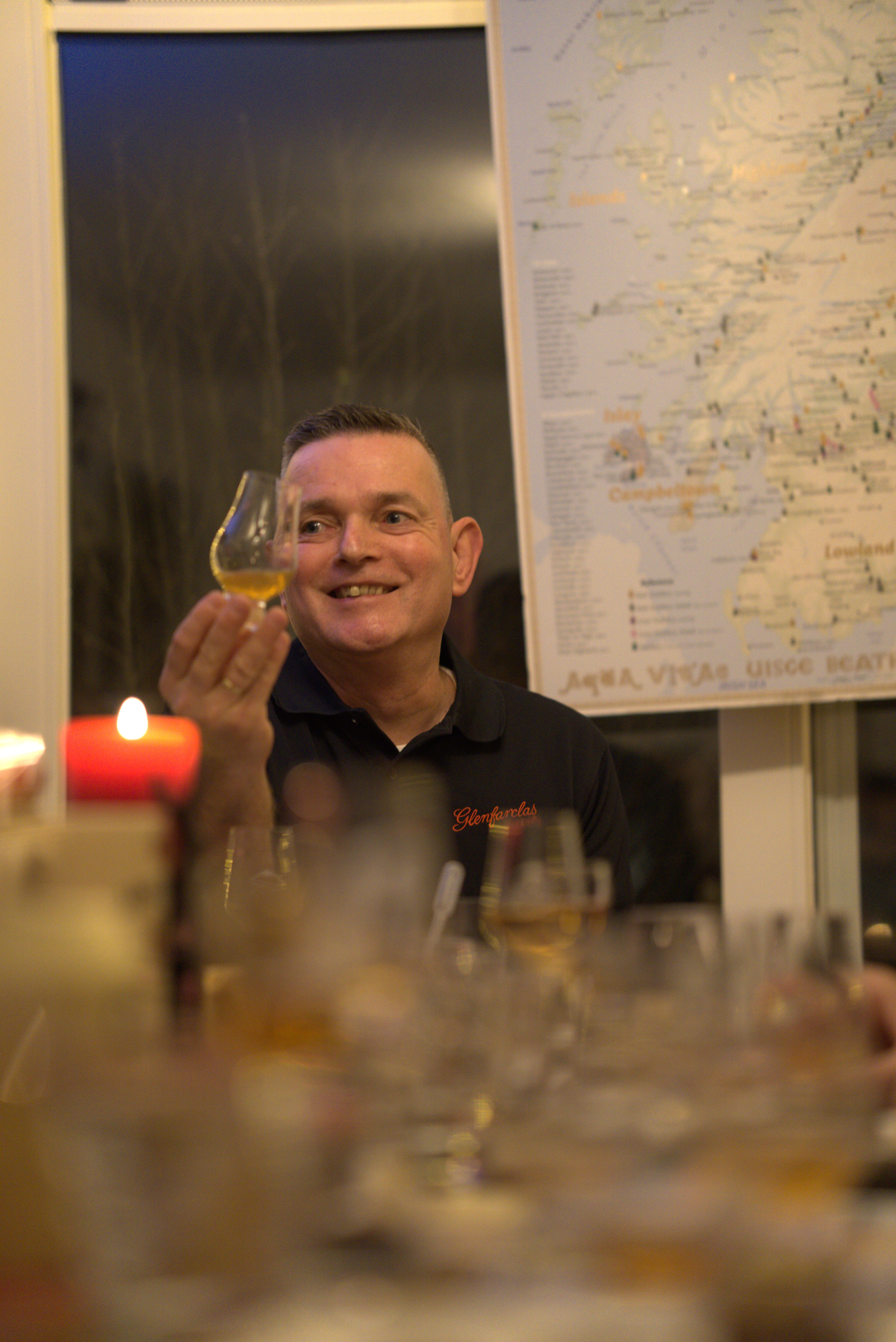 Een foto van Jaap tijdens een proeverij